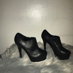 Steven Madden Platform Bootie. High Heeled.
